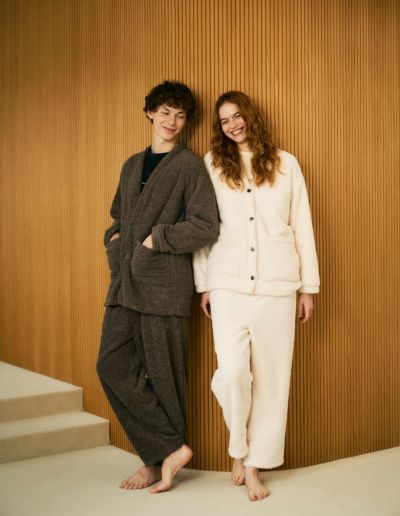 ペア展開可】ユニセックスベロアプリントセットアップ | パジャマ